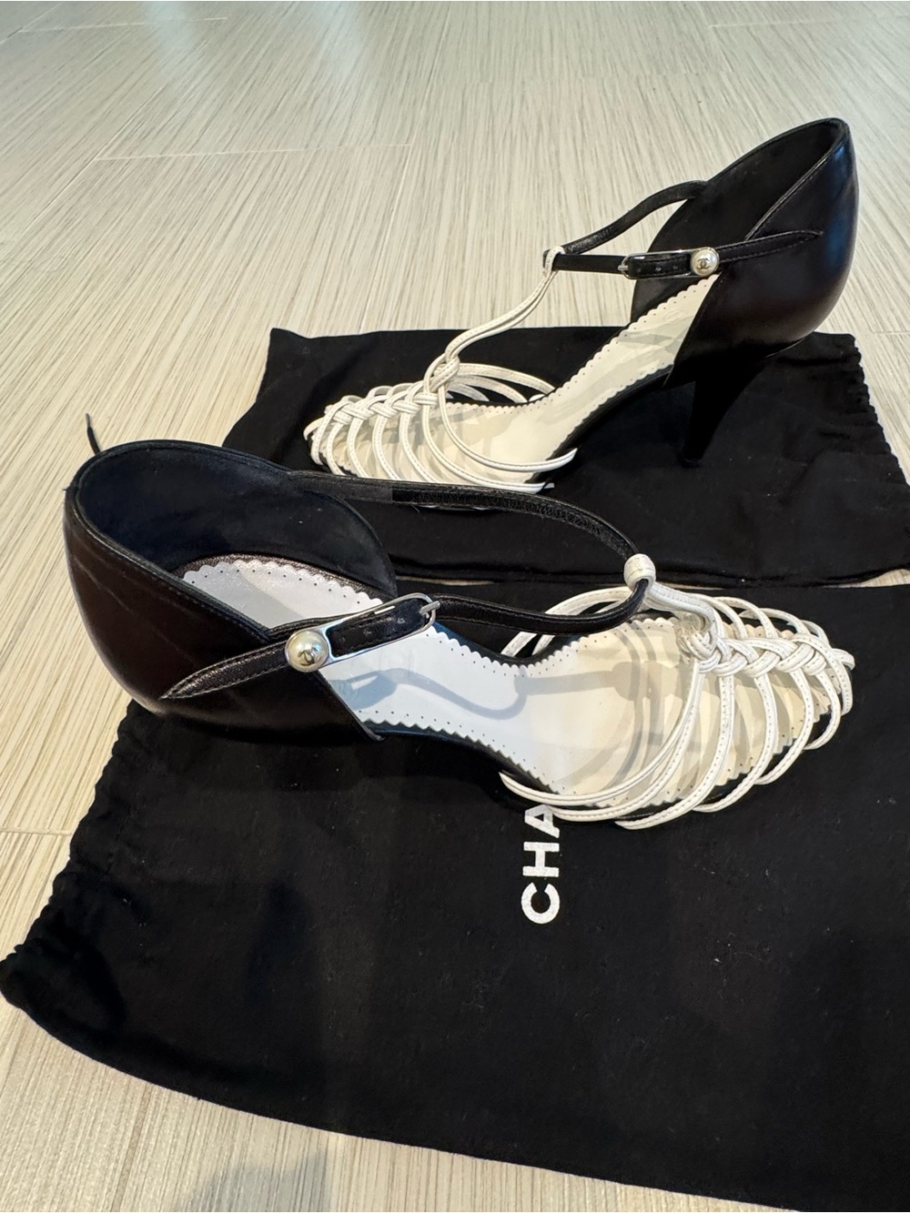 Authentic CHANEL Black & White Leather Sandals Size EU 38.5 / US 8 - Picture 10 of 14